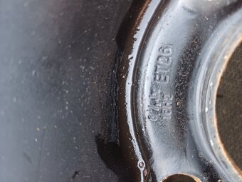 Zimní pneu na discich 215/55 R16 - 9