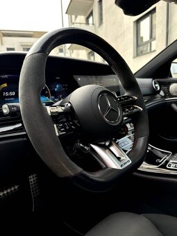 Mercedes Benz E53 AMG 4Matic - 9
