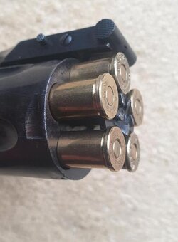 Historický revolver Harrington Richardson cal.38 CF / 38 SW - 9