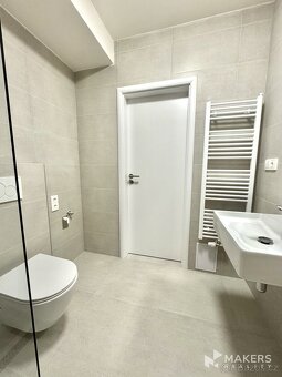 Pronájem bytu 2+kk po rekonstrukci, 47 m², U Skládky, Praha  - 9