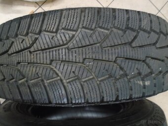 Zimní pneu 225/70R15C NOKIAN - 9