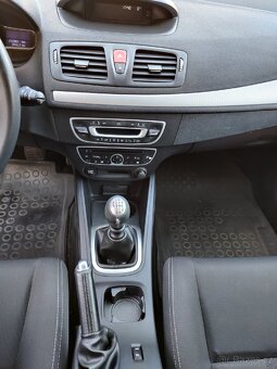 Renault Mégane III kombi /1.6 81kW benzín / 2010 - 9