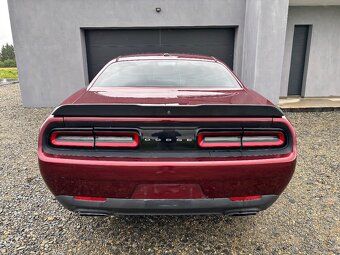 Dodge Challenger 5.7 HEMI automatická převodovka, kožené čal - 9