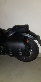 Podsedlové kožené brašny S69-origo na HD Sportster. - 9