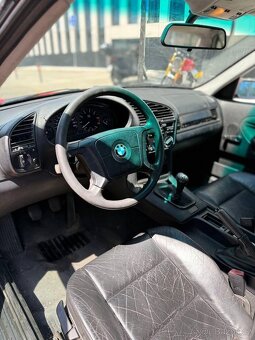 BMW E36 318is - 9