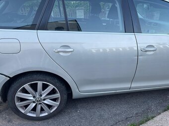 VW Golf 2.0TDi 103kw, r.2010, climatronic, panorama - 9