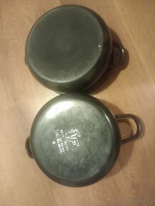 Smaltované hrnce,signovany, cena za vse - 9