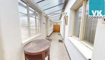 Prodej - rodinný dům se zahradou a 2 garážemi -... - 9