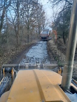 Strojník kolových a pásových rypadla JCB - 9