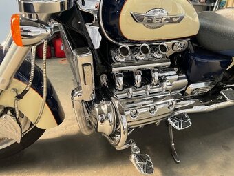 Honda Valkyrie F6C - 9