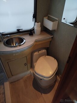Obytné auto Ford Transit - 9
