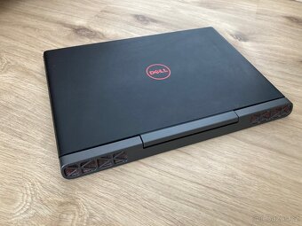 Dell inspiron 15 7000 - 9