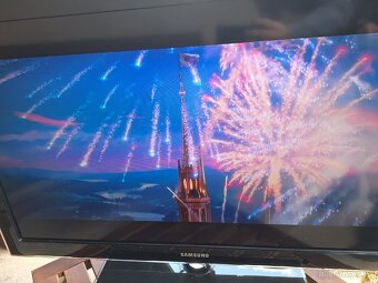 Televize Samsung 101cm - 9