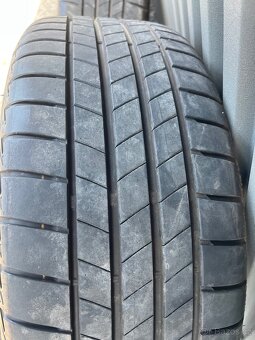 Original ALU kola R19 Škoda vč pneu Bridgestone - 9