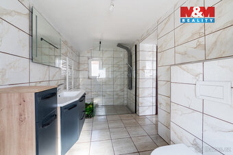 Prodej rodinného domu v Častohosticích - 9