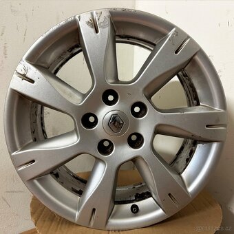 RENAULT SCÉNIC 5x114,3 R17 ET49 (7.0Jx17) 66,1mm - 9