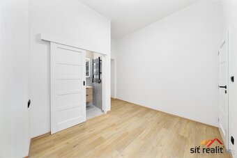 Pronájem 2+kk po kompletní rekonstrukci se sklepní kójí, 43m - 9