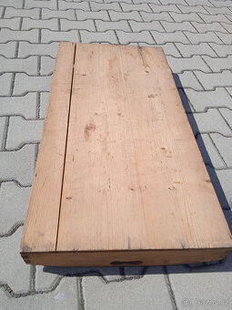 Prodám levně starožitnou dřevěnou truhlu - 9