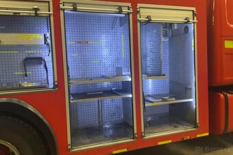 Prodáme hasičskou SCANIA P94 4x2 2000L vody, 500L pěny - 9