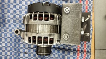 Bosch 0125811084 alternátor Ford 14V / 210 A, - 9