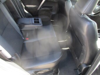 TOYOTA RAV4 2.5Hybrid 145 kW Executive e-CVT 12/2016 - 9