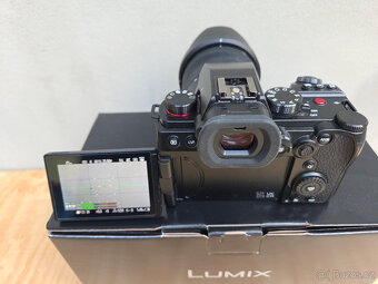 Fullframe Panasonic Lumix DC-S5 II + 20-60mm f/3.5-5.6 - 9