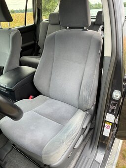 Toyota Land Cruiser Prado 150,Manual,241.000 najeto,TOP stav - 9