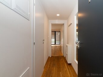 Moderní byt 62m² 1+kk s terasou, garážovým stáním a komorou - 9