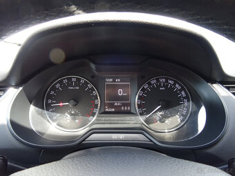 Škoda Octavia 2.0TDi,110kW,1maj,S.kn,navi,tažne,aut.klima - 9