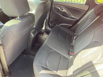 hyundai i30 combi rv2019- 103kw- 105000km- kamera - 9