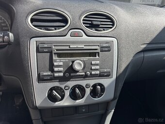 Ford Focus 1.6i - 9