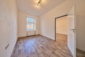 Prodej bytu 3+1 po rekonstrukci v Trutnově - 9