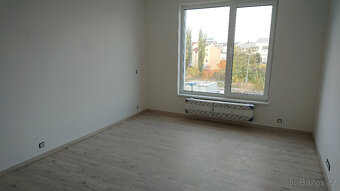 Pronájem bytu 2+kk s lodžií a garážovým stáním v Rezidenci N - 9