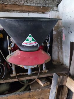Prodám zahradní traktor - 9