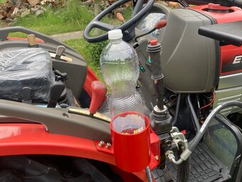 Malotraktor s čelním nakladačem YANMAR EF 224d 4x4 - 9