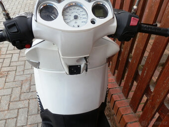 Aprilia Scarabeo 300 Light (Sport) - 9