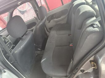Renault Clio - 9