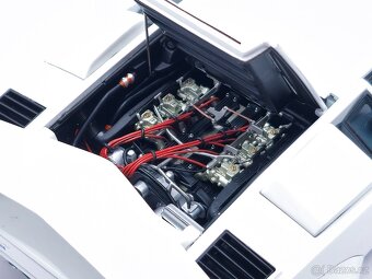 Lamborghini Countach 5000s 1:18 Autoart - 9