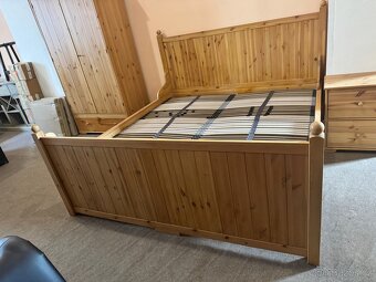 Krásná dřevěná Ložnice IKEA HURDAL z masivu Komplet - 9