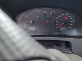 VW Transporter T5 1.9TDI - 9