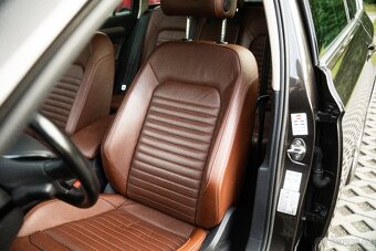 VW Passat 1.4 TSI 110kw Highline kombi - 9
