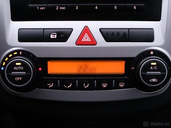 Kia Ceed 1,6 i 92kW CZ Klima (2009) - 9