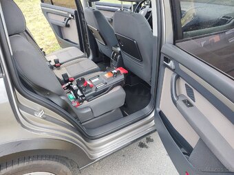 Volkswagen Touran Cross TSI - 9