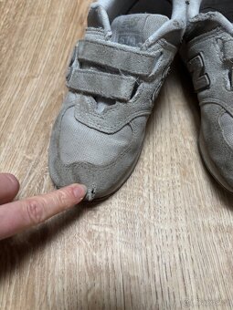 Dvoje dívčí tenisky New Balance, vel. 31 - 9