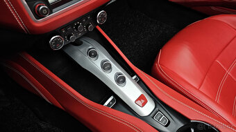 2016 FERRARI CALIFORNIA T - 9