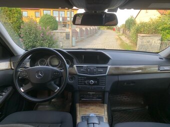 Mercedes-Benz E 300 CDI - 9