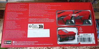 FERRARI DAYTONA SP3 1/18 BBURAGO red_poškozená krabice - 9