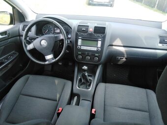 VW GOLF 1.6i BENZIN 75 KW KLASIKA ZA 59000 KČ - 9