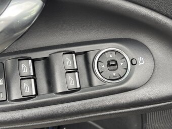 Ford Mondeo 2.2 TDCi , 147 kW nafta, 2025 - 9