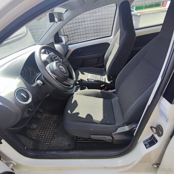 Volkswagen up 1.0 mpi benzín rok 2013 - 9